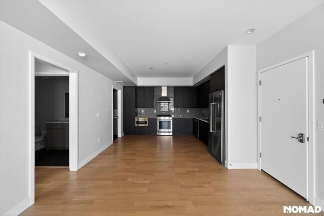 Building Photo - 2718 Pine St