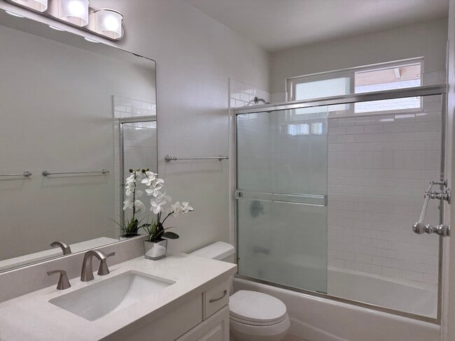 Photo - 1518 Thurston Ave