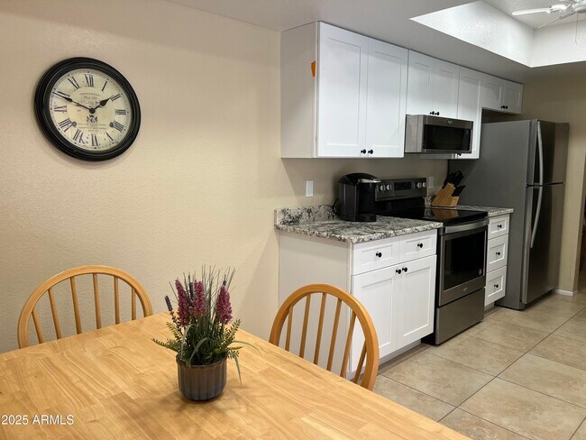 Photo - 12212 N Paradise Vlg Pkwy S Unit 142