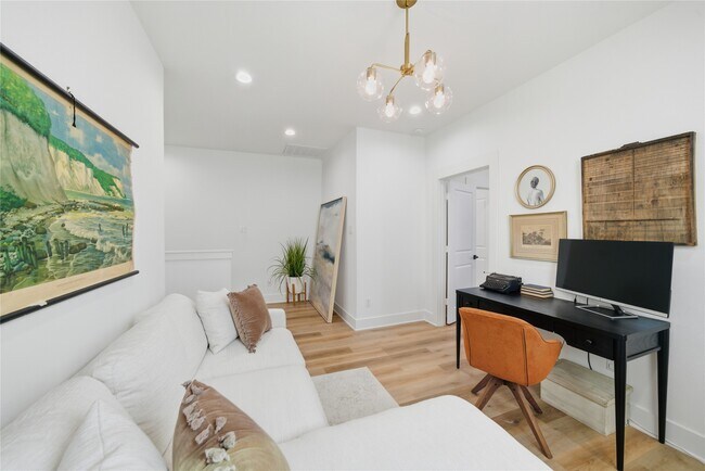 Photo - 1307 E 27th St