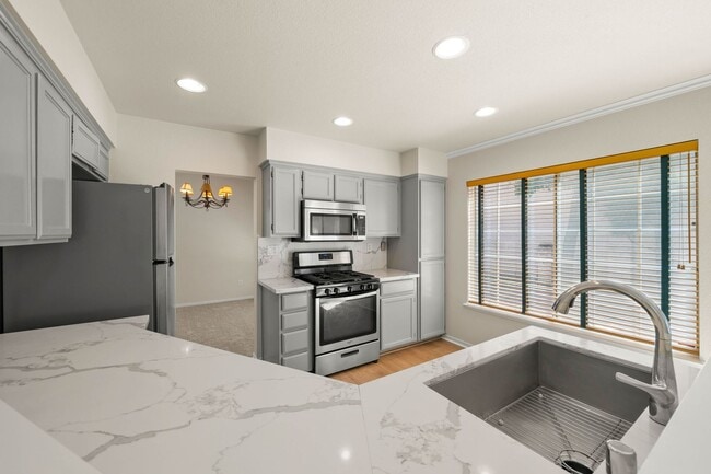 3916 Promenade Way
