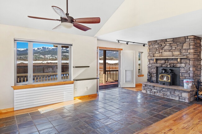 Photo - 708 Palisades Dr