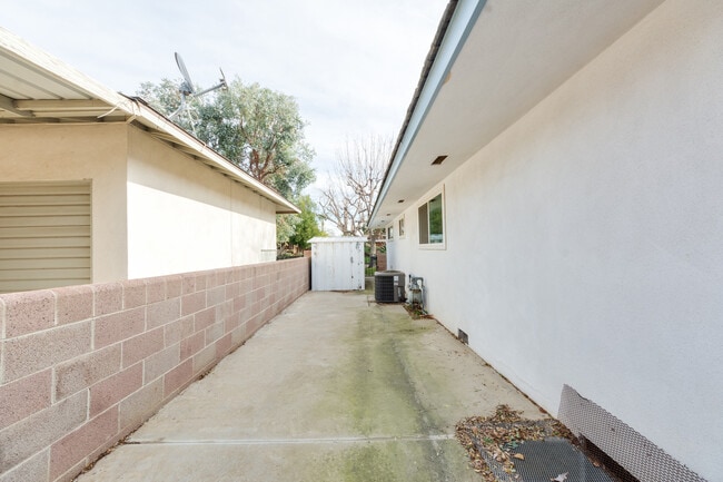 Photo - 3105 Barnett St