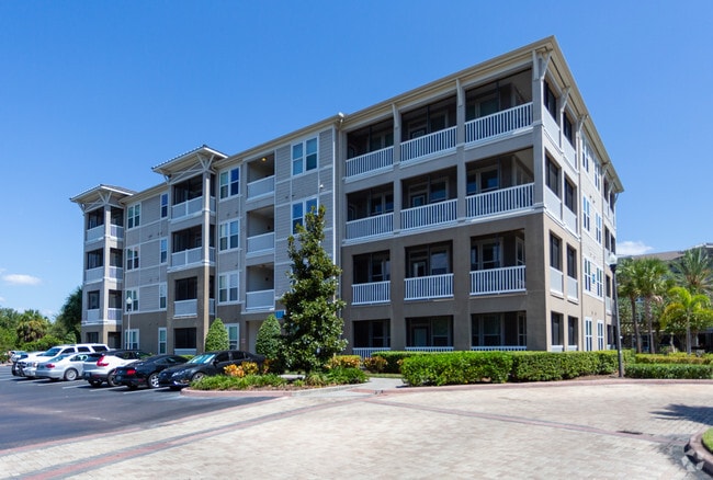 Building Photo - Provenza at St. Pete