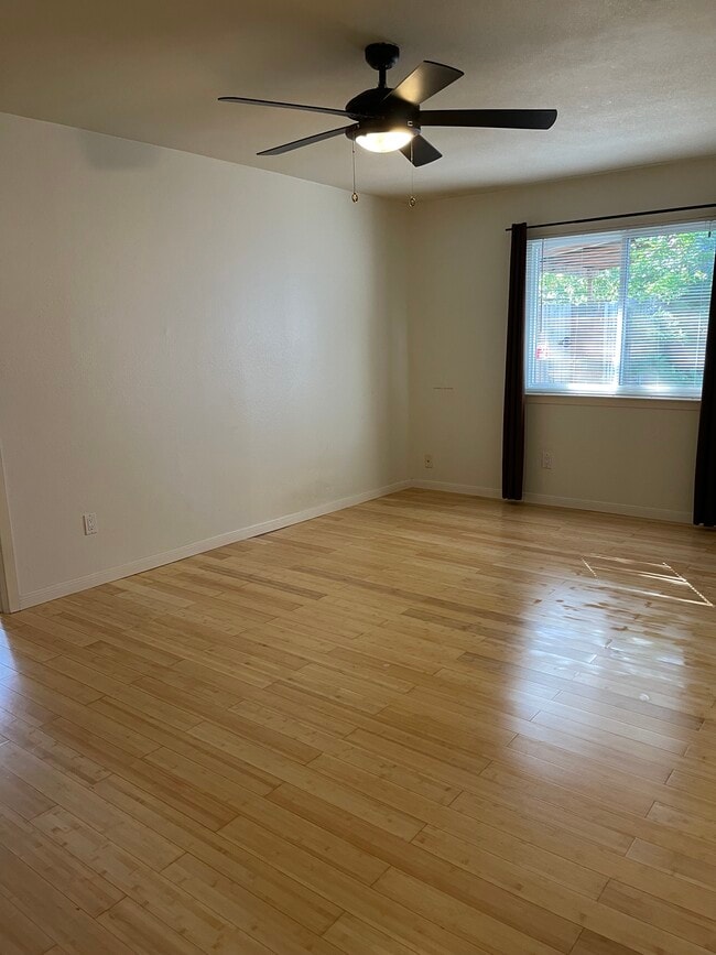 Photo - 3837 Cologne Ln