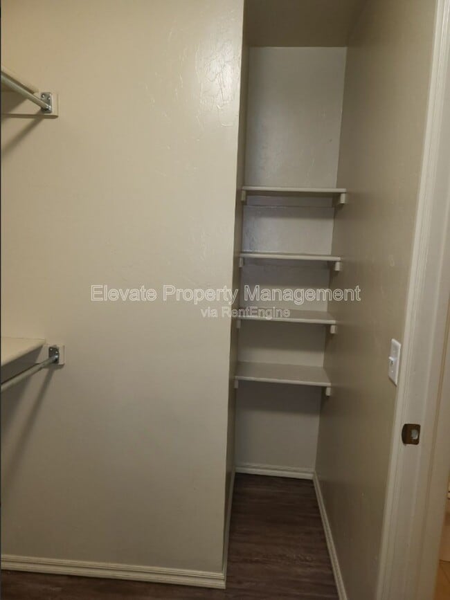 Building Photo - 921 Prairie Wind Way