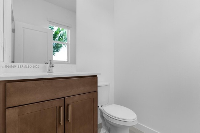 Photo - 615 NE 1st Ave