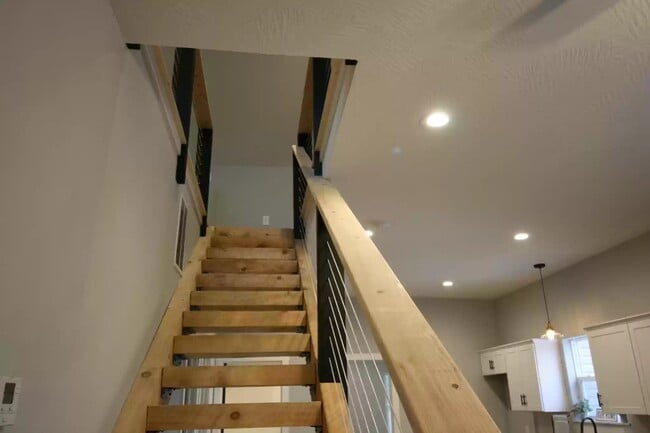 Photo - 928 W Elm St