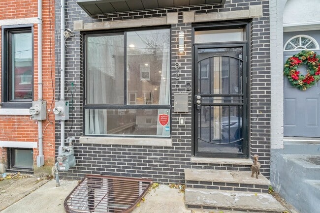 Photo - 1836 Ingersoll St