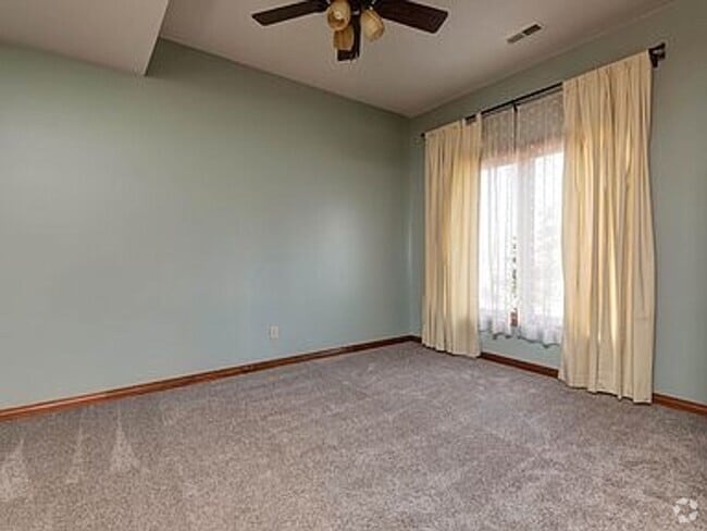 Building Photo - Executive 4 Bedroom 4 Bath 3+ Car Garage -... Rental