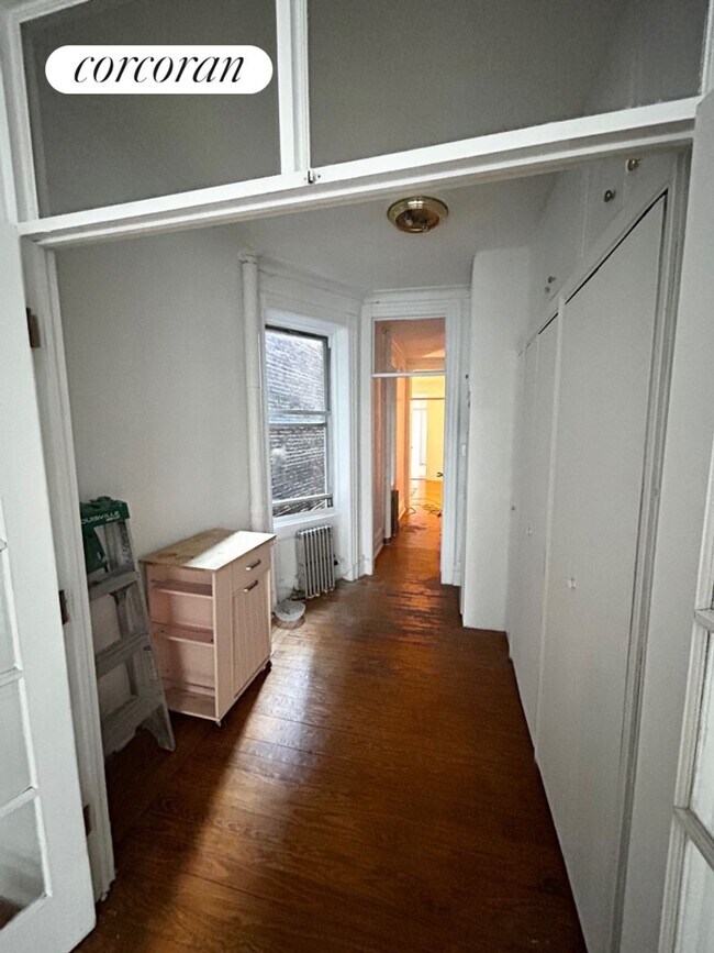 Photo - 205 W 20th St