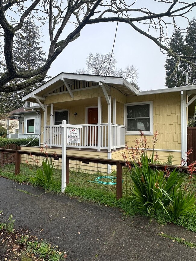 Building Photo - Charming 2 bedroom 1 bath house in McDonald area w/ ALL utilities included!!