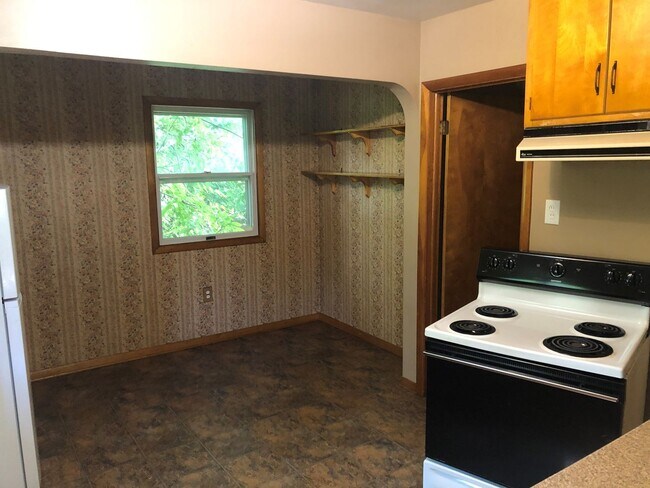 Photo - Spacious 3-Bedroom Home for Lease Goodyear...
