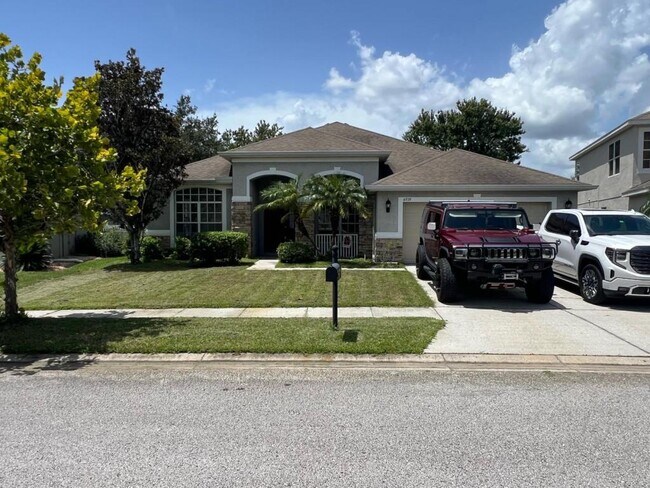 Building Photo - 6939 Runner Oak Dr