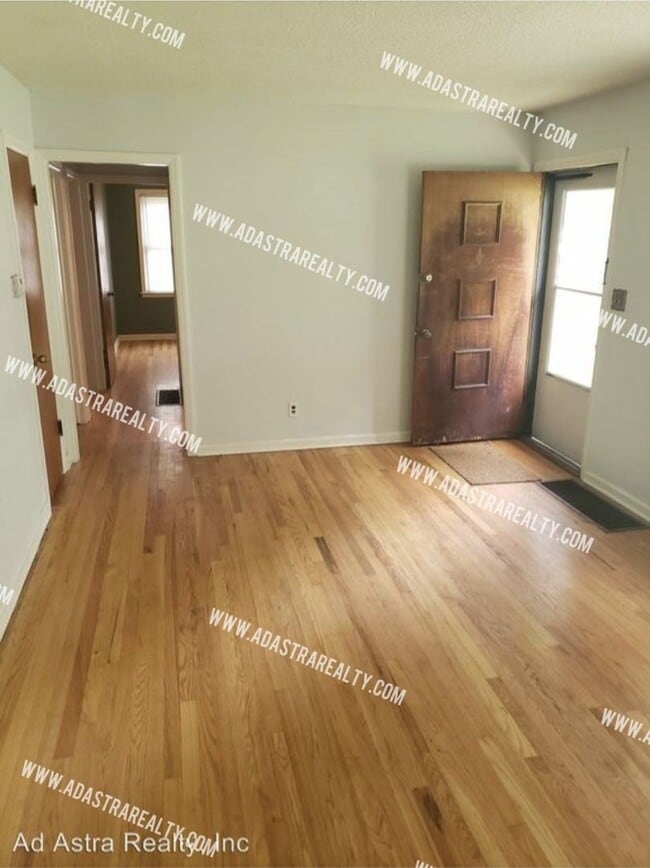 Photo - 9203 Vaughn Ave