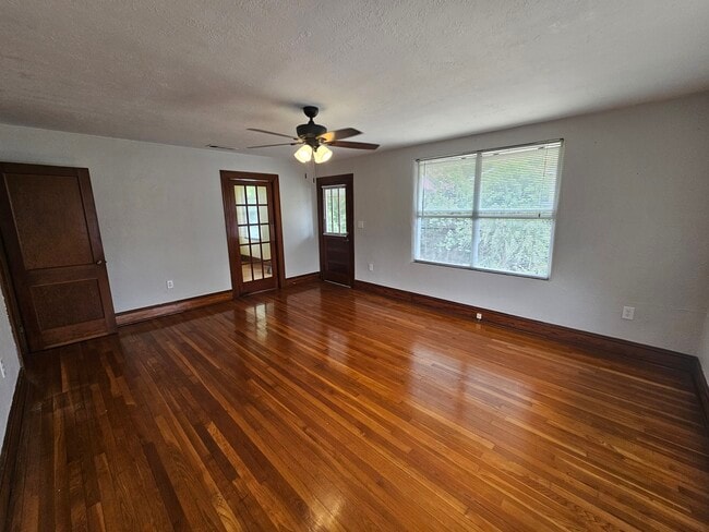 Photo - 644 E College Ave