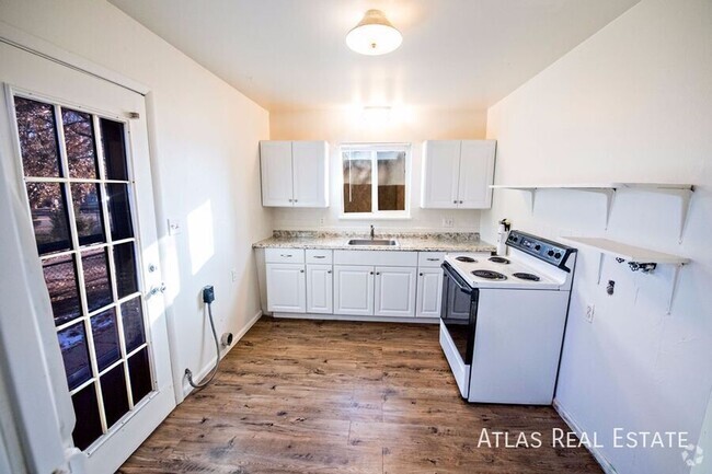 Building Photo - Recently remodeled 1 Bed 1 Bath Unit! Bran... Rental