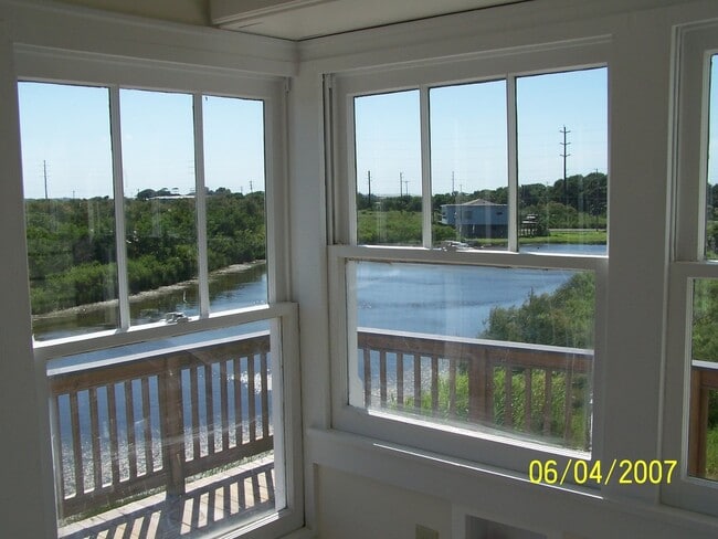 Photo - Jamaica Beach Spacious 2 bedroom, 1 bathro...