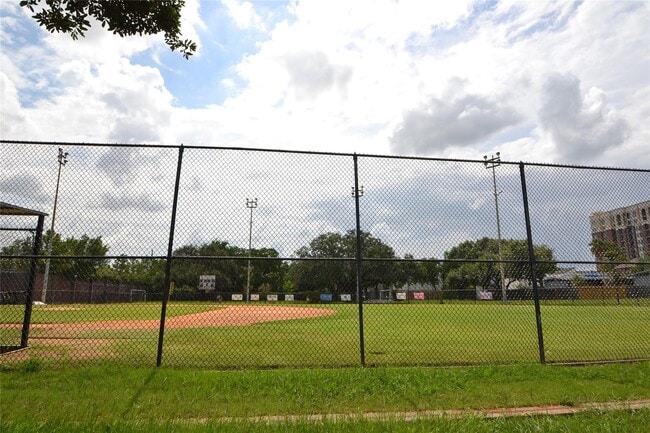 Photo - 1635 Castle Ct