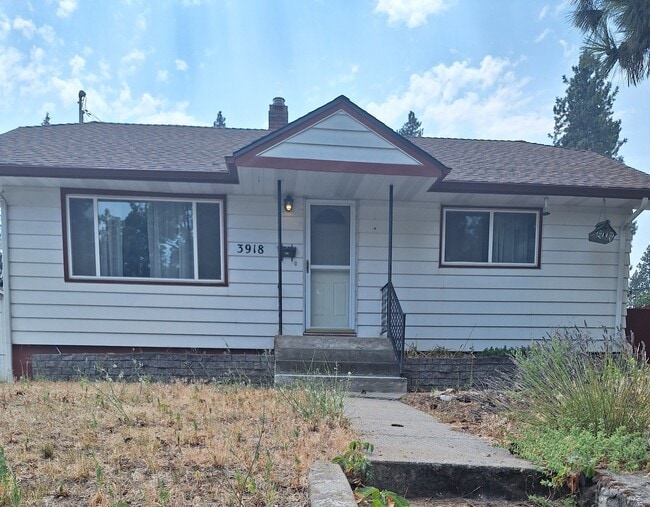 Building Photo - 3918 E 8th Ave