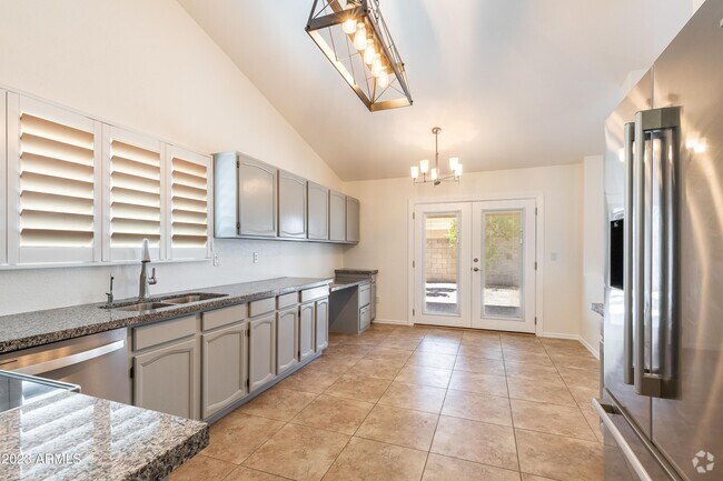 Building Photo - 1925 E Rockwood Dr Rental