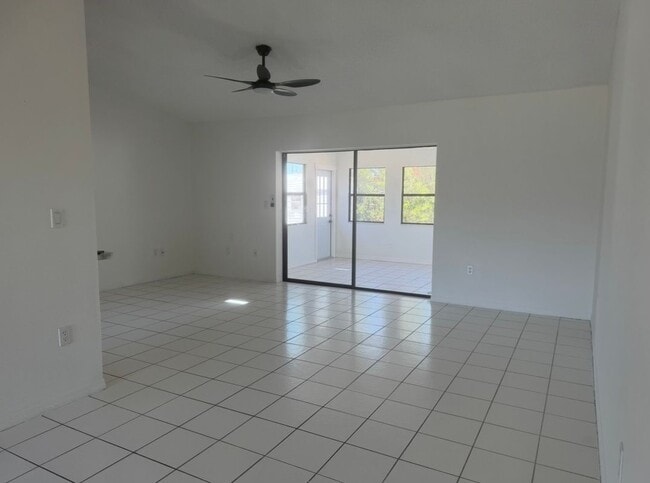 Photo - 2391 Briarwood St