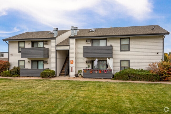 Photo - Miramar Apartments