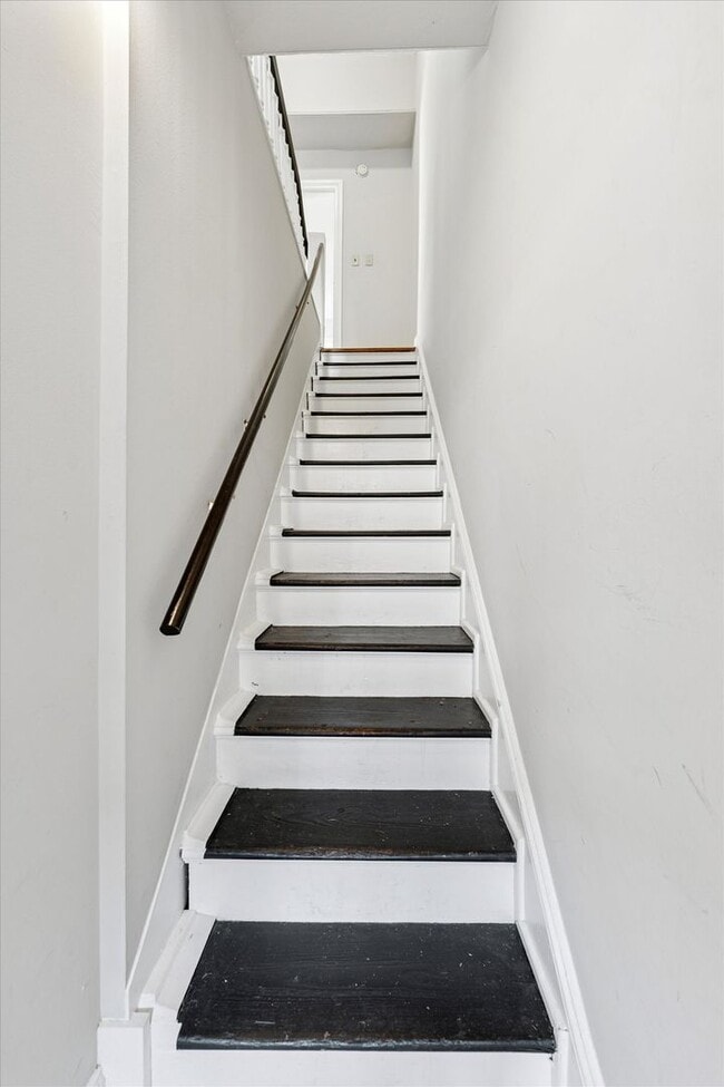 Photo - 19 S New St Unidad #2