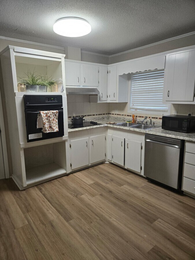 Photo - 3881 Hilton Ct