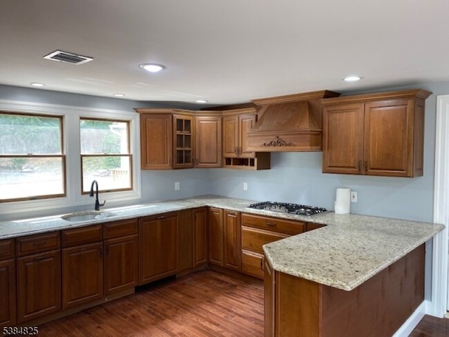 Photo - 565 Colfax Rd