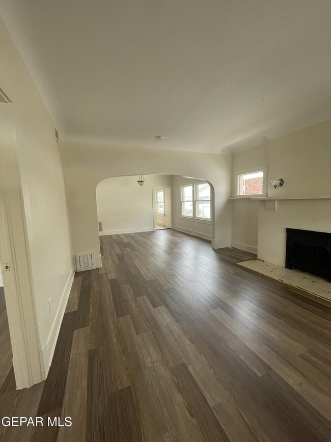 Photo - 3720 Chester Ave