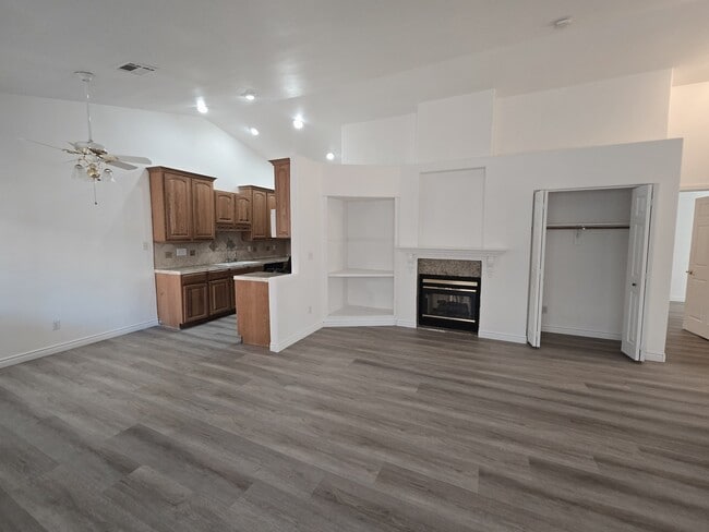 Photo - 1612 N Torrey Pines Dr