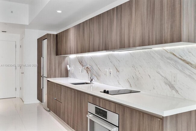 Photo - 851 NE 1st Ave Unit 307