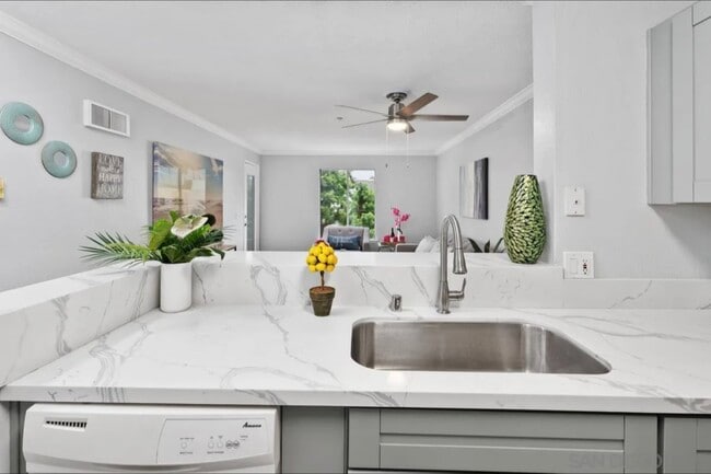 Photo - 8889 Caminito Plaza Centro Unit 7326