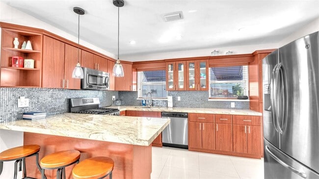 Photo - 8261 SW 27th St