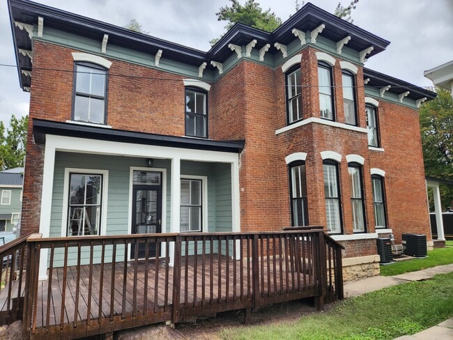 Apartamento 201 - Summer Street Apartments