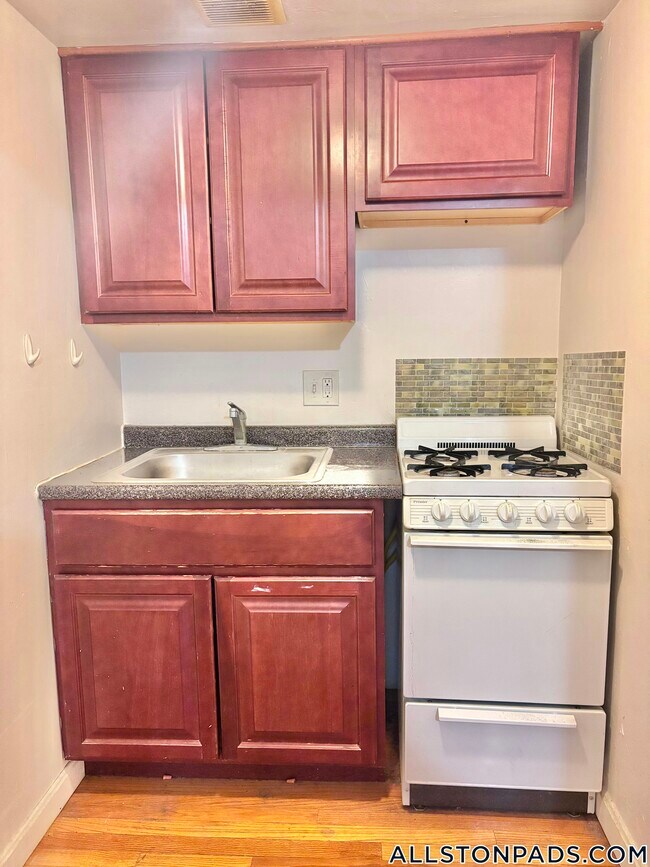 Photo - 153 Brighton Ave Unidad 11