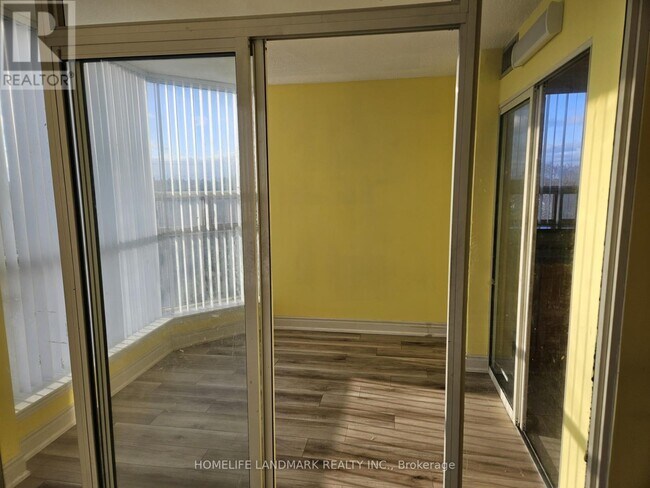 Photo - 2460 Eglinton Ave E Unit 605