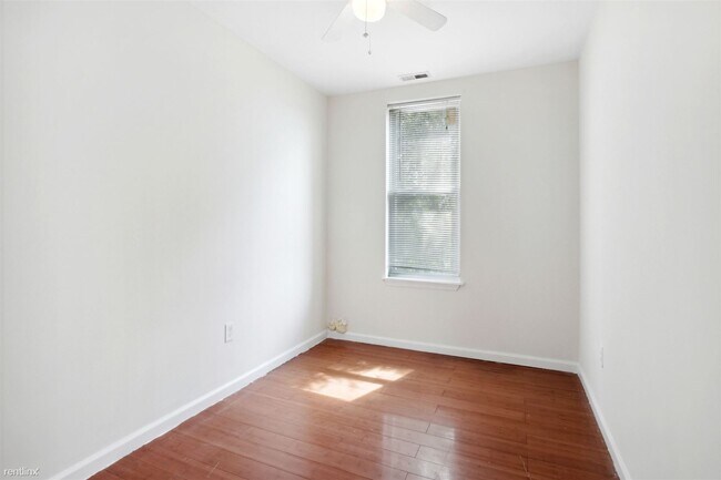 Photo - 4 br, 2 bath Triplex - 1708 N 18TH ST Unit C Unidad C