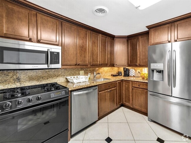 Building Photo - 2030 S Ocean Dr Unit 523 Rental
