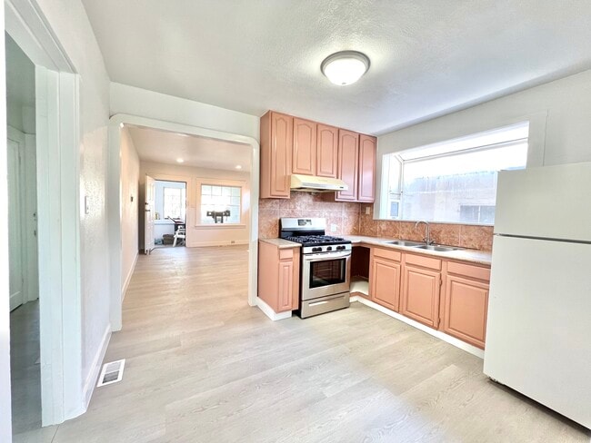 Photo - 4107 Redding St