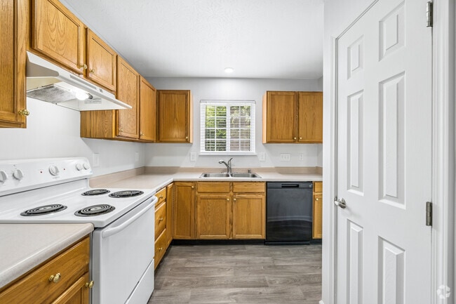 3BR, 3BA - 1,550SF - Kitchen - Richwood North Estates