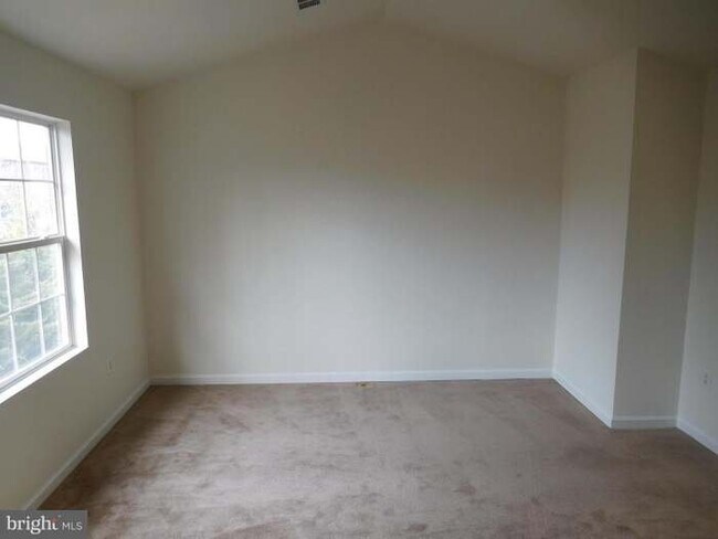 Photo - 5634 Crestwood Ct