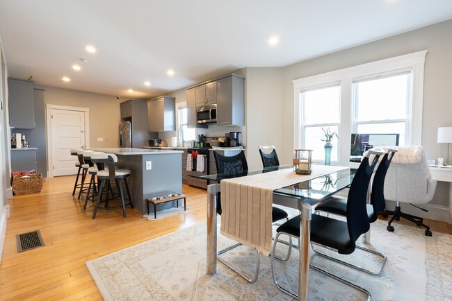 Building Photo - 49 Montvale St Unit 1 Rental