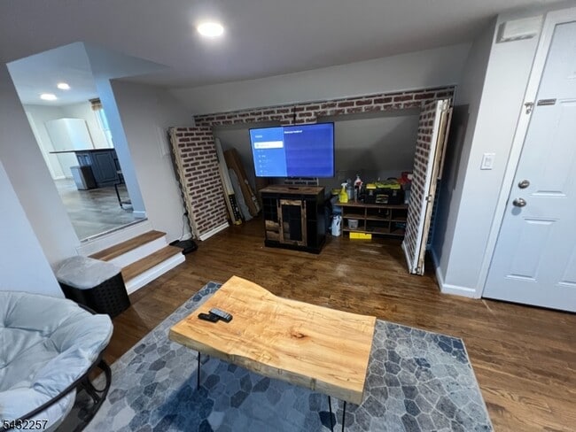 Photo - 120 Stone St Unit 3