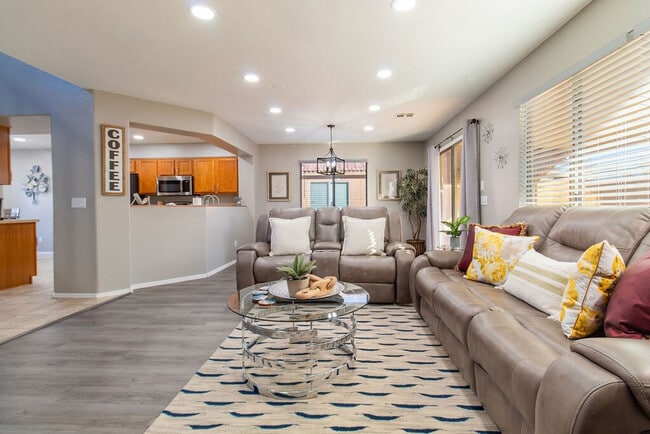 Photo - 1387 E 10th Pl Unidad SI ID1495038P