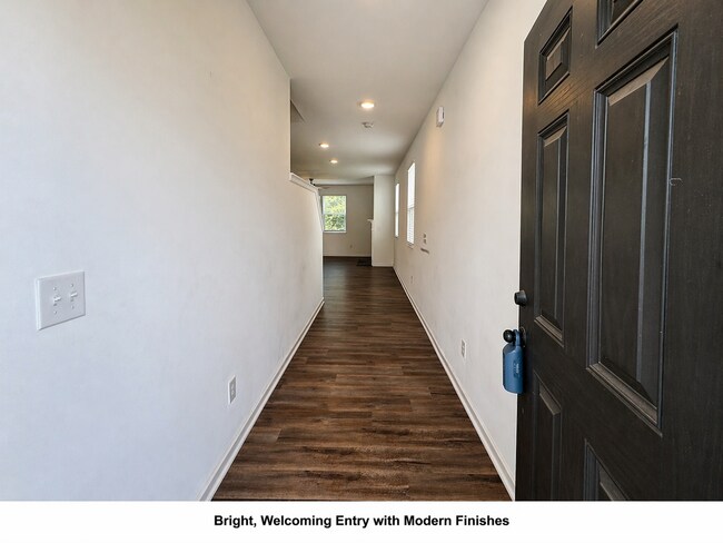 Photo - End Unit Townhome in Brookview Subdivsion in North Forsyth