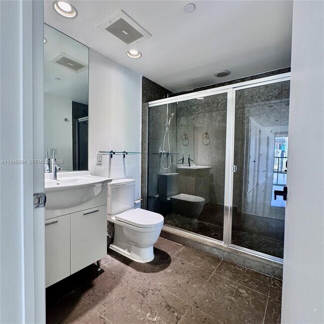 Photo - 475 Brickell Ave Unit 4415