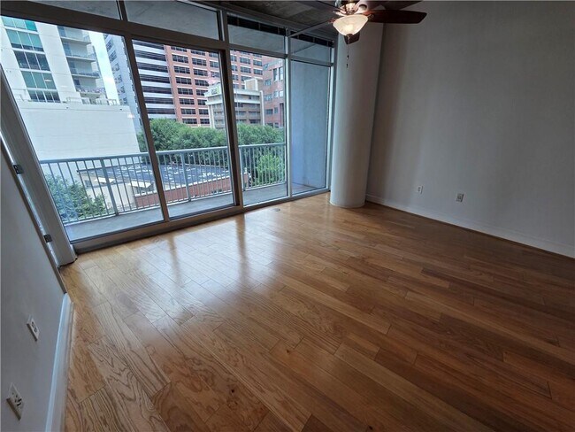 Photo - 44 Peachtree Pl NE Unit 730