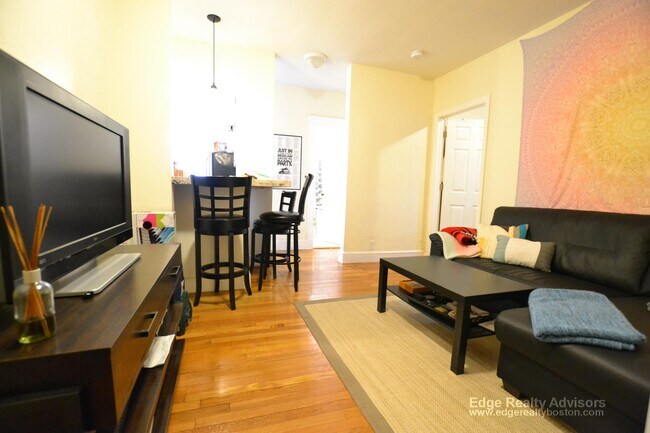 Building Photo - 1880 Commonwealth Ave Unit 10